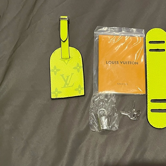 Louis Vuitton Vibrant Yellow Travel Bag - Picture 6 of 6